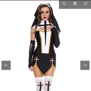 Nun Halloween Costume